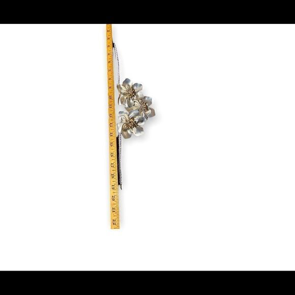 Mae Li Rose 3 gold fabric flowers on white rope necklace adjustable 18-19” - Picture 7 of 14